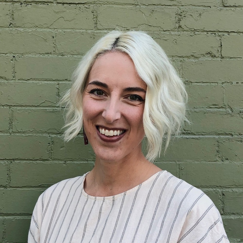 Meet your Posher, Lara